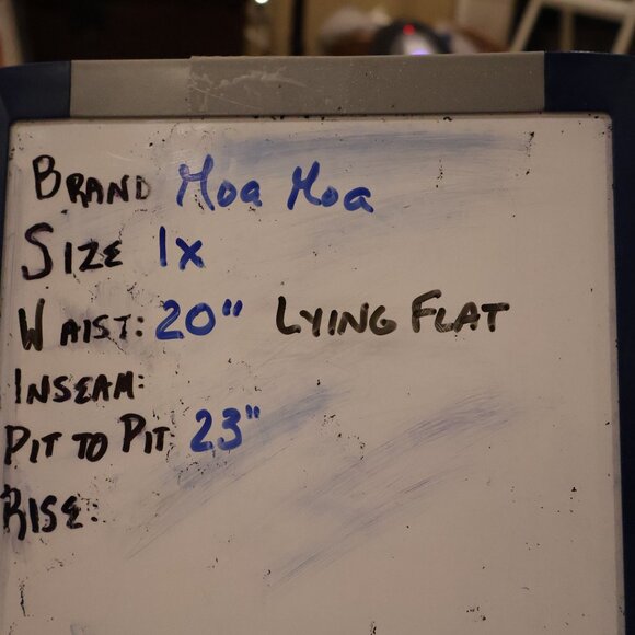 Size 1x Red and Black Buffalo Check just above knee length - Picture 5 of 5